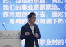 从粉笔辞职的张小龙:曾陷辱骂学生风波,刚出席股东周年大会
