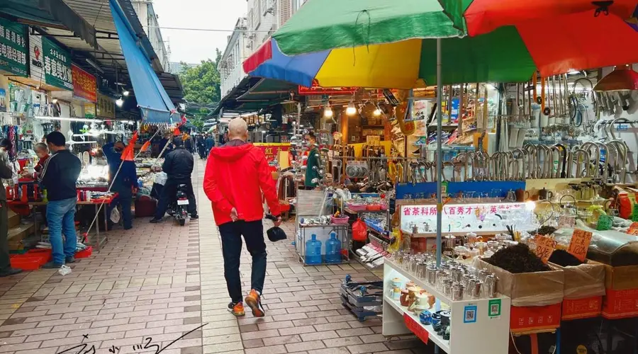 广州陶街人气降温 昔日潮人聚集地如今成老街坊怀旧好去处