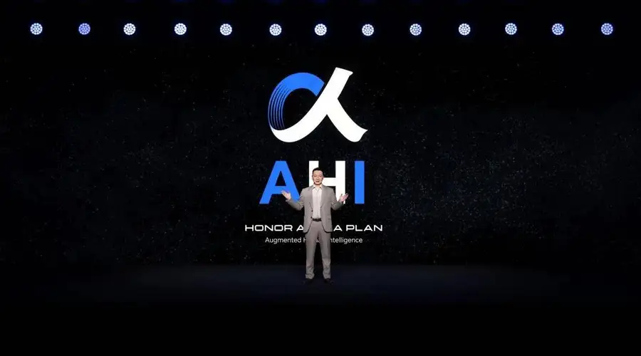 改变中的荣耀： CEO李健称手机不应是“无聊黑色方块”