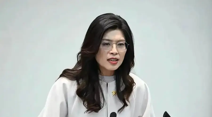 郑丽文:我不敢保证我以后不会再说错话,但起码我知道这次错的话不敢再说了!
