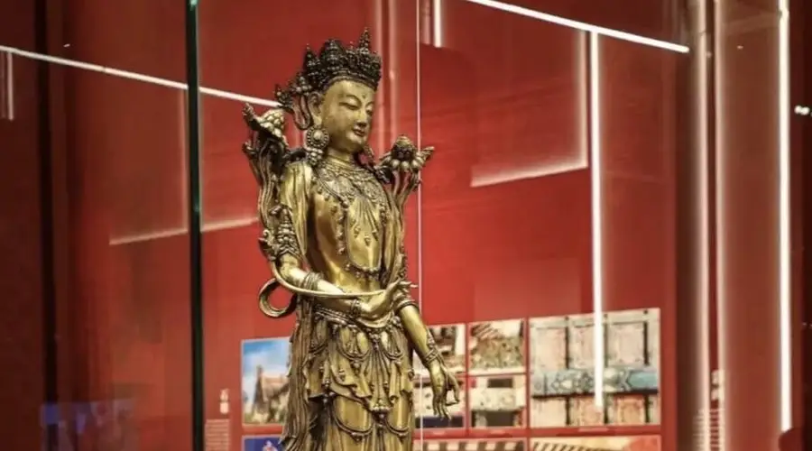离谱！明代佛像自带TCL广告？真相揭开，比乌龙更让人揪心