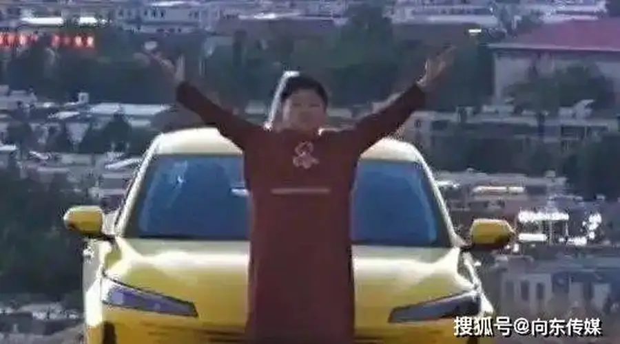 李要得搭出租车进藏火爆出圈,评新时代文旅宣传的“商鞅变法”