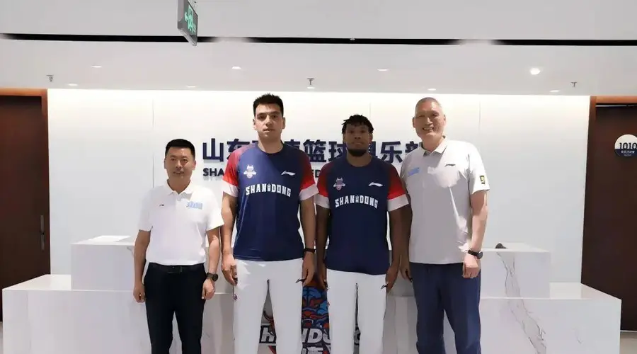 官宣！祝铭震与杨文学正式加盟山东高速篮球俱乐部