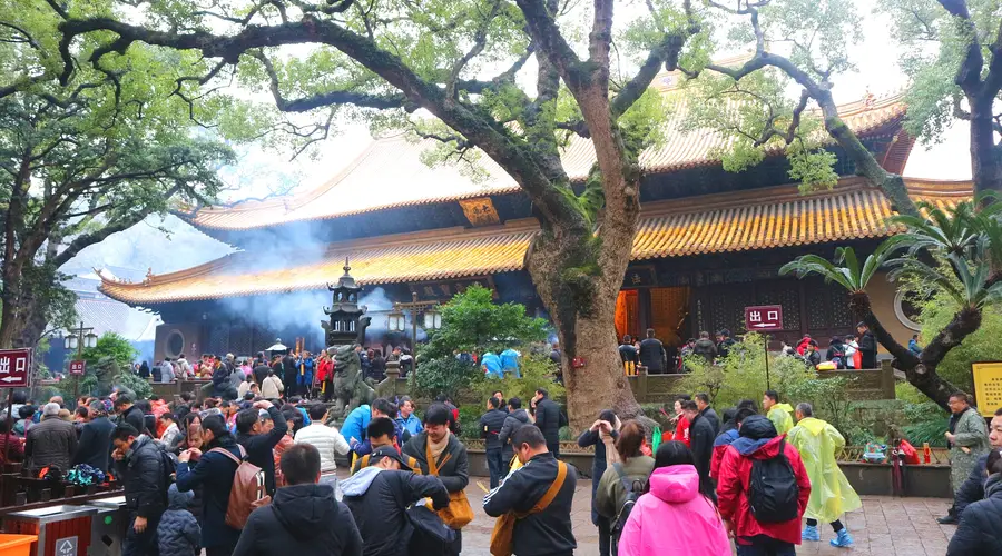 今日！为什么教堂不收费，寺庙和道观却收费？原因其实很简单