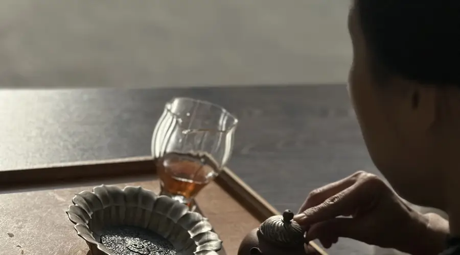 茶在杯里,你在时间里