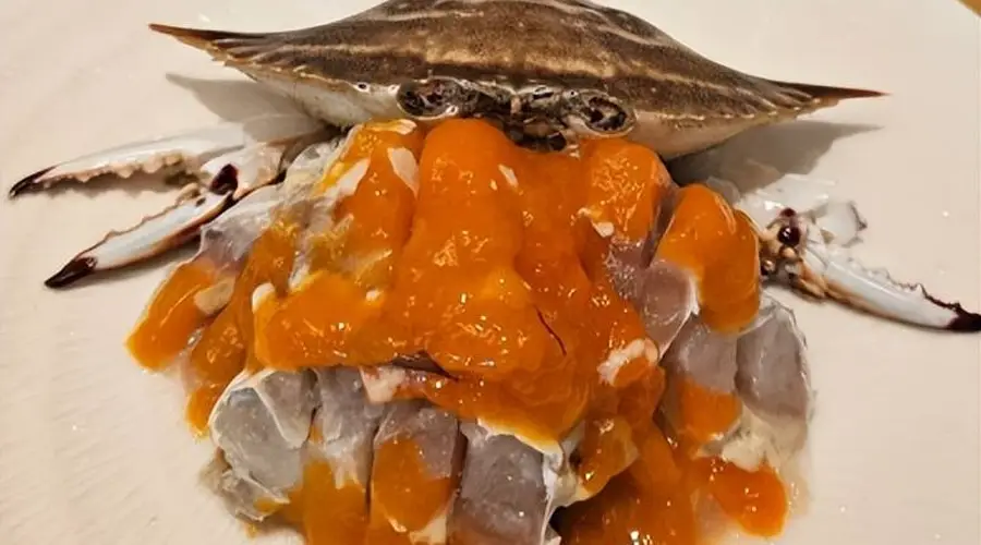 东海秘境寻鲜味!舟山六大招牌海鲜美食,一口解锁海岛地道风味