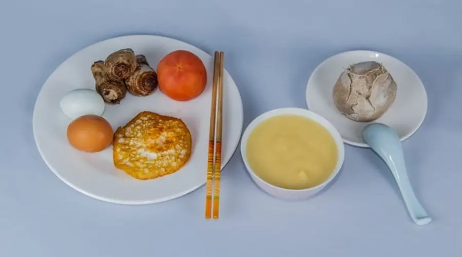 早上吃鸡蛋时，尽量别和这3种食物一起吃，别拿健康开玩笑
