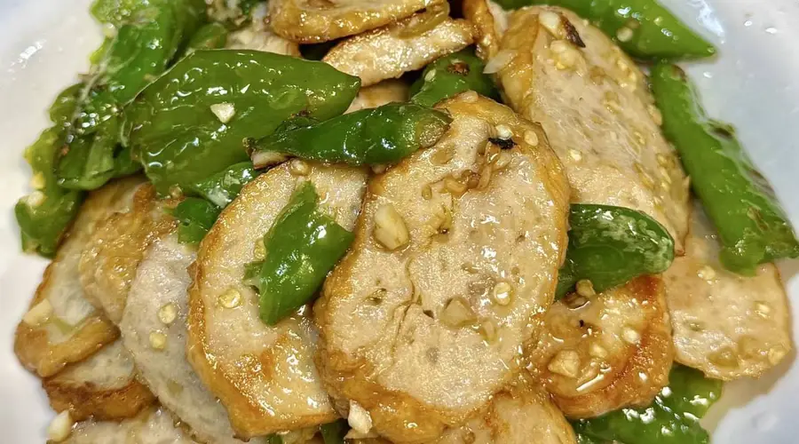 哟?这道青椒炒肉卷,竟让米饭多吃了两碗!