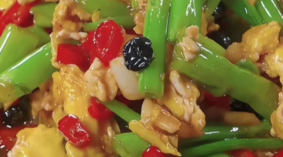 空心菜梗炒鸡蛋家常做法 脆嫩入味火候调味有讲究