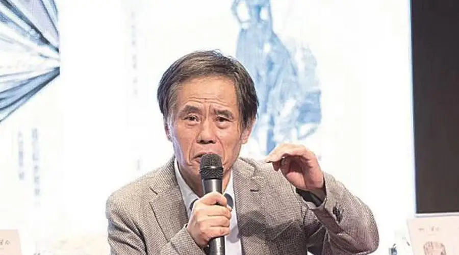 杜青钢：写微小说靠的是爆发力