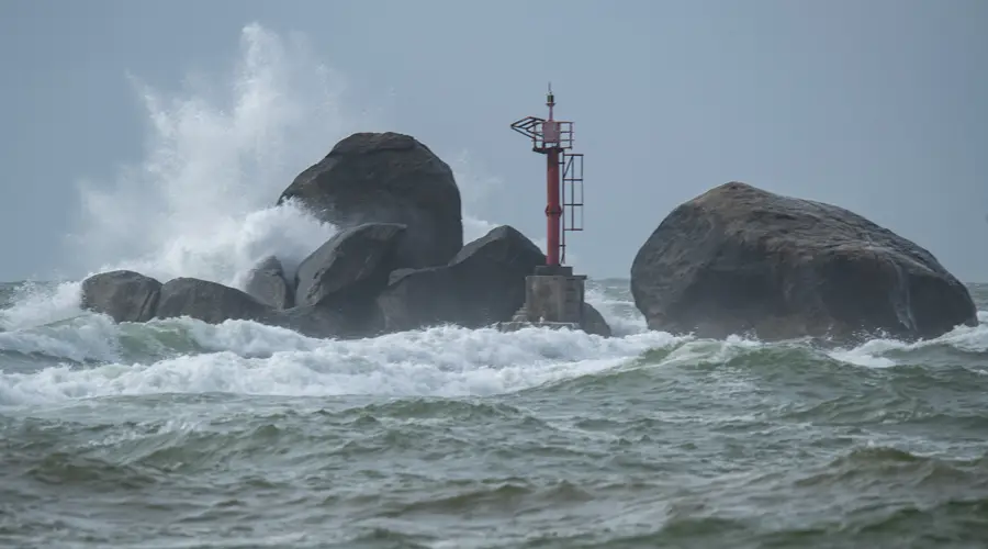 台风“美莎克”来袭,风浪雨“三碰头”有哪些危险?