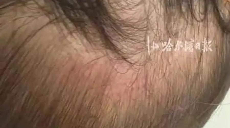 上海一16月龄幼儿遭老师虐待29分钟，母亲：遭强行压制，孩子头部反复被磕碰
