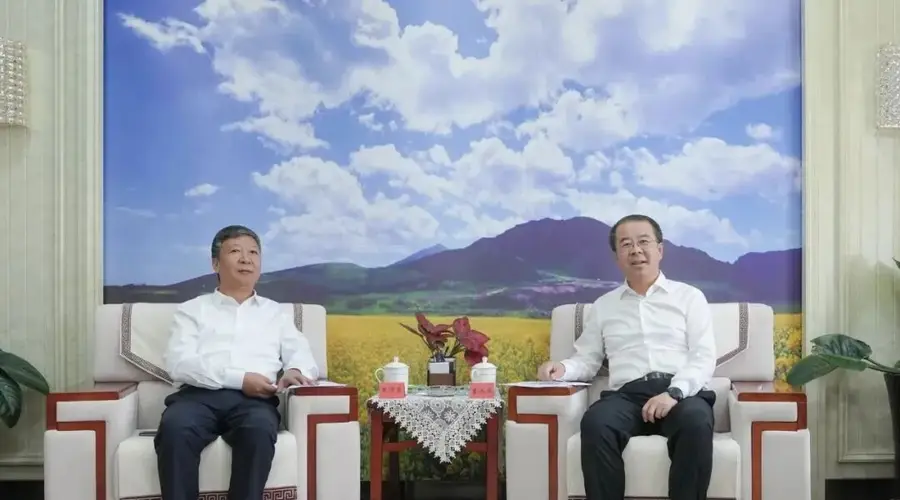 李兴华会见省公航旅集团董事长袁得豪一行