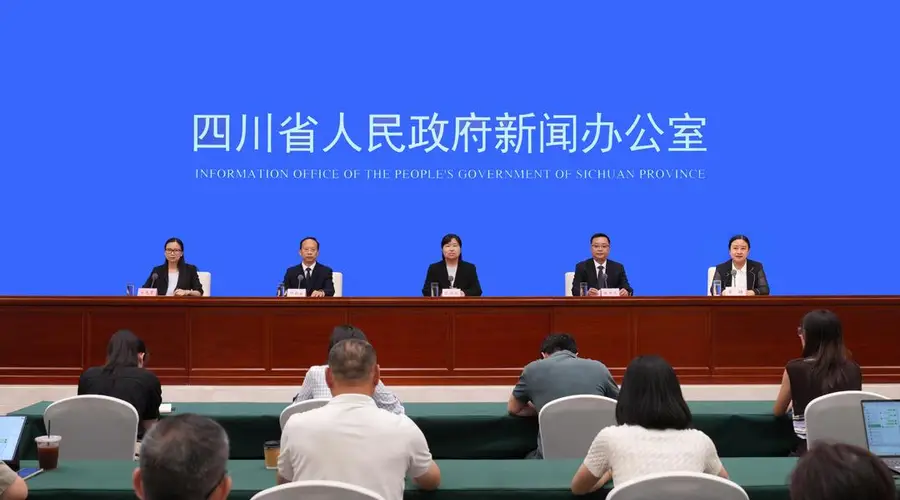 雅安文旅融合新规划:打造“千里江山图”与熊猫特色品牌,提升游客体验吸引游客重复来访