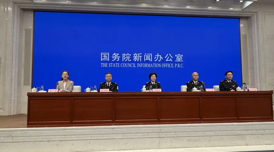 如何助力扩消费？海关总署答每经问：从7月1日起对1万元以下的退税申请不再100%验核，全面推行无纸化办理