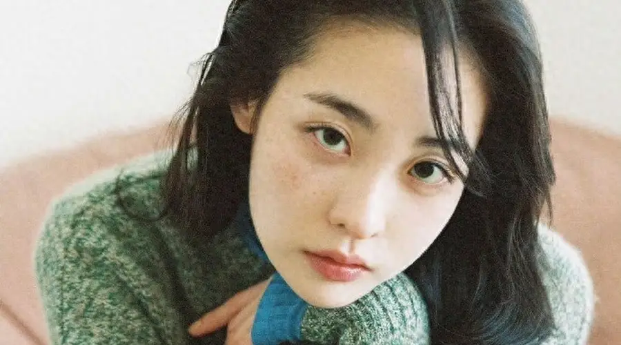 金敏荷登《WWD Korea》2026八月刊 Longchamp画报 清冷质感拉满 松弛日常感尽显