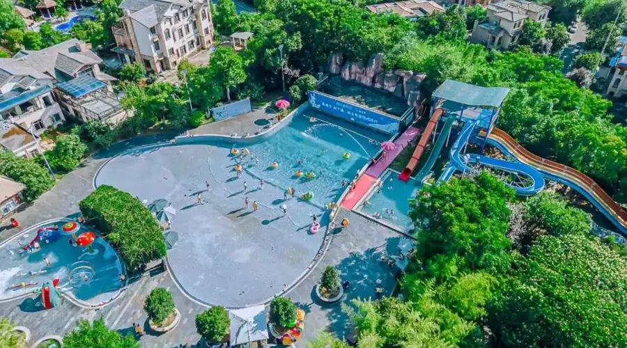 夏季泡汤解锁新玩法 碧桂园凤凰温泉推冷热双泉+水乐园双重体验