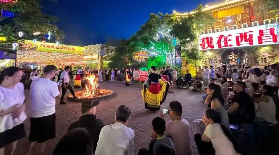 凉山火把节带动假日消费 文旅市场人气爆棚