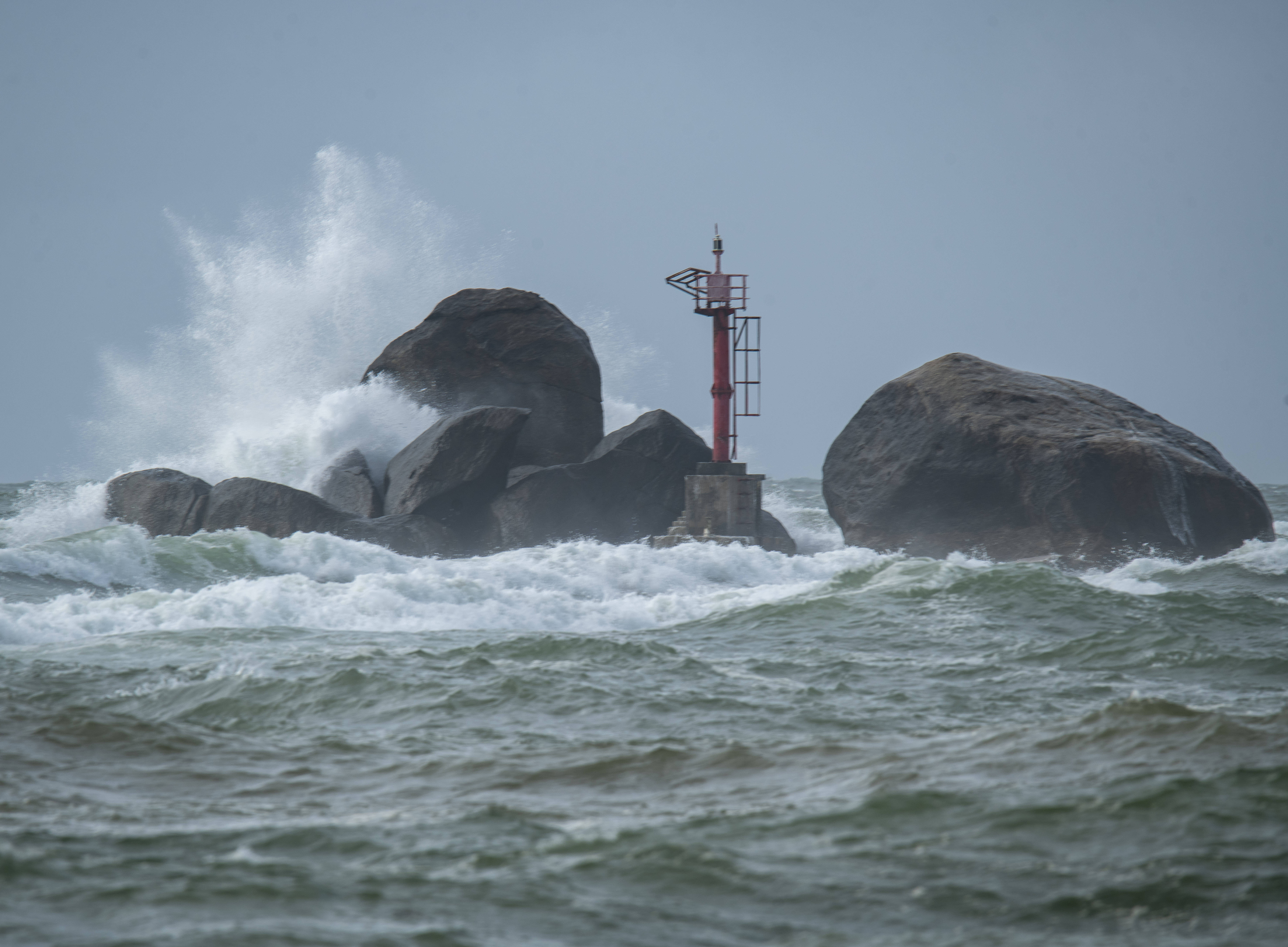 台风“美莎克”来袭，风浪雨“三碰头”有哪些危险？