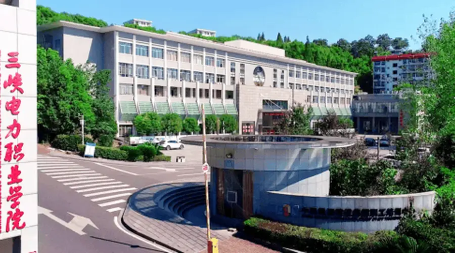三峡电力职业学院就业怎么样?手握特种作业证,毕业即获央企入场券