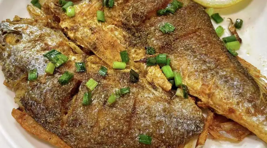 家常做椒盐黄花鱼为啥总不香呢，记住这几步，酥嫩入味一点都不腥