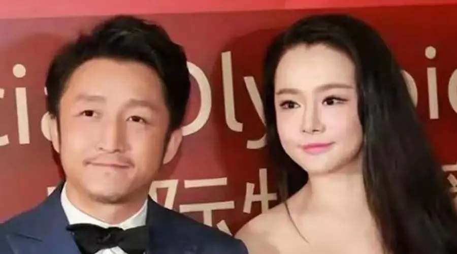 为爱辞央视！冉莹颖一年内遭邹市明23次抛弃，大龄生三胎差点丧命