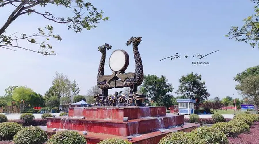 河南省有一座特别的城市,位于淮河以南,还常被认为是湖北的城市