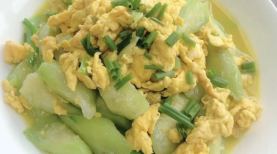 替换西红柿炒鸡蛋的快手营养下饭菜,夏天孩子吃不积食,女人养颜顺气,老人润肠防便秘!