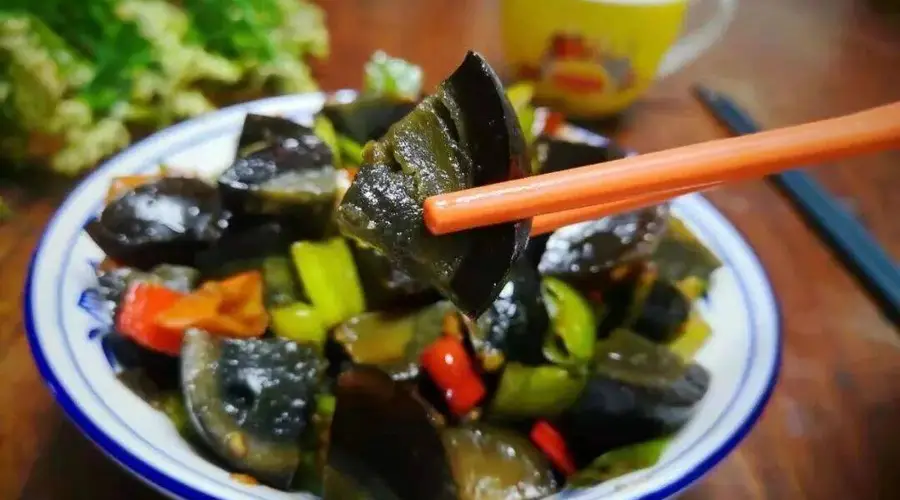 我家最爱的一道菜，不用放肉就很香，鲜香诱人，口感独特，超下饭
