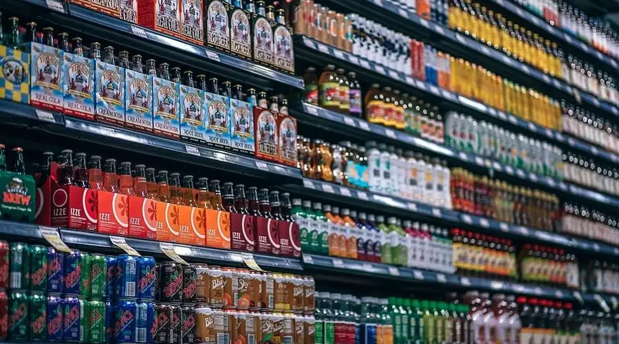 登顶中国能量饮料,省外收入占7成,东鹏饮料为何花10亿在郑州建厂?