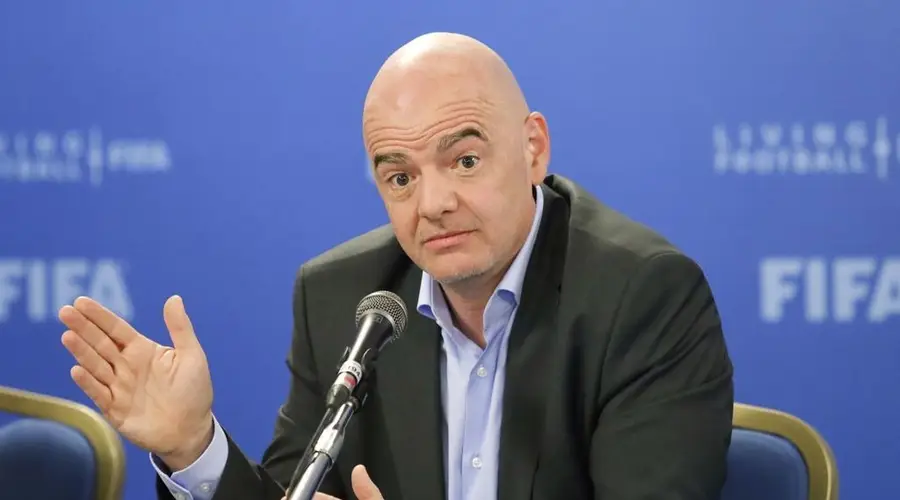 因凡蒂诺竞选方案同普拉蒂尼高度相似 背靠欧足联支持转而成为对手