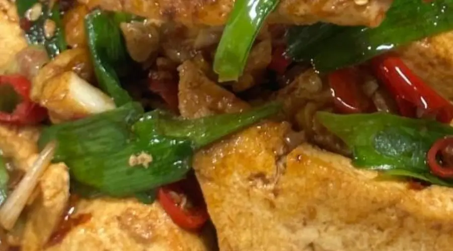 蒜苗烧豆腐下饭技巧公布 做法简单入味