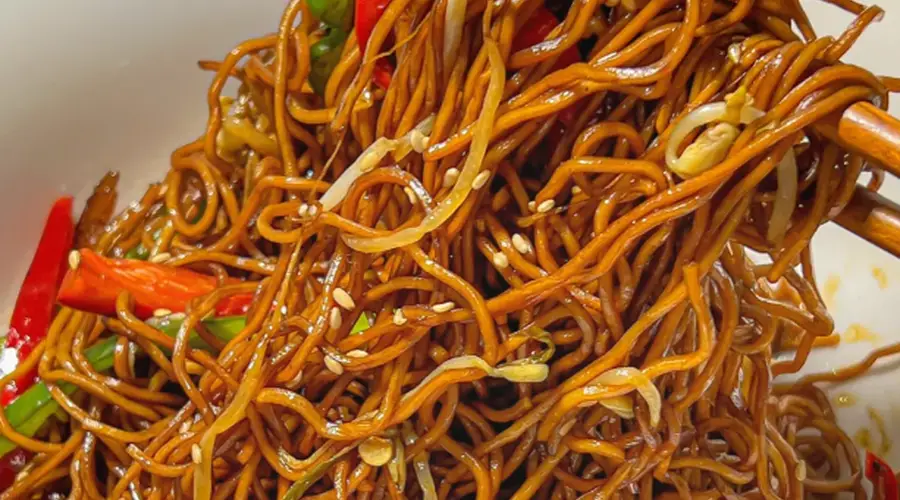 粤式豉油皇炒面 豉油熬制讲究猪油猛火爆炒才出茶餐厅干香