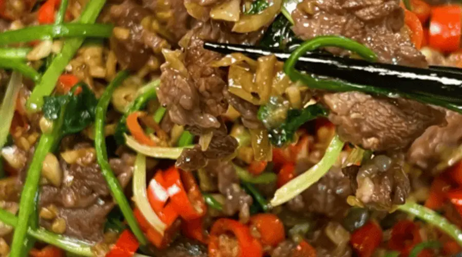 湖南小炒黄牛肉嚼不动？关键得切肉逆纹下刀