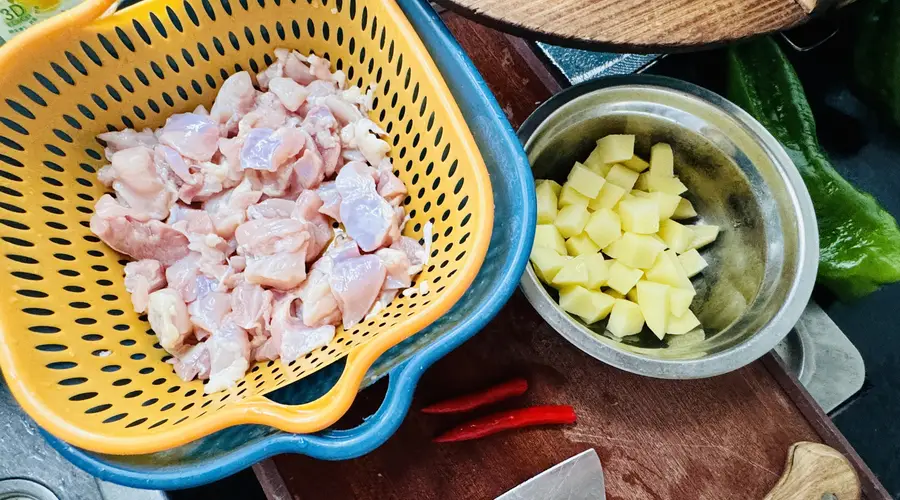 鲜香鸡肉炒土豆,家常快手菜