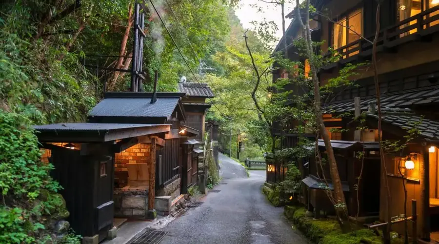 日本温泉旅馆,是如何从传统住宿一步步变成全球高端资产的?