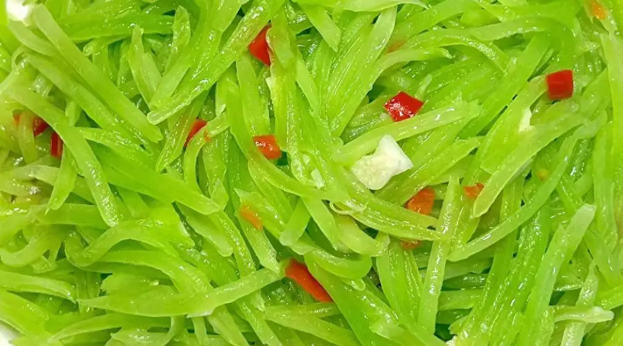 今日小暑,必做“2菜1肉”给老人吃,寓意消暑解毒,平安入伏