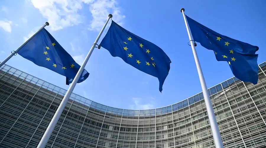 欧盟对俄罗斯4名个人和5家实体实施制裁