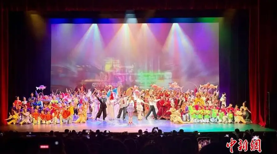 舞剧《霓采华韵》香港上演 非遗技艺与潮流艺术惊艳碰撞