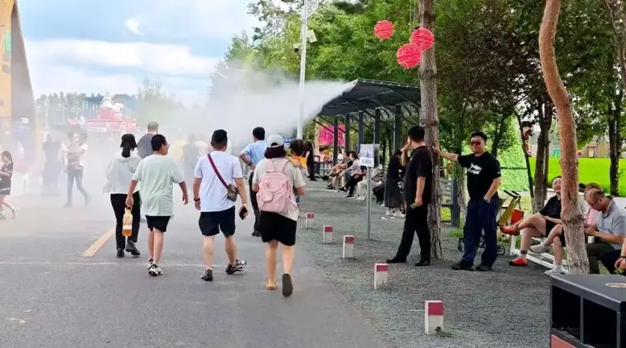 闫家岗稻田艺术农场夏季清凉游全面升级:新增喷雾系统精酿啤酒等特色体验