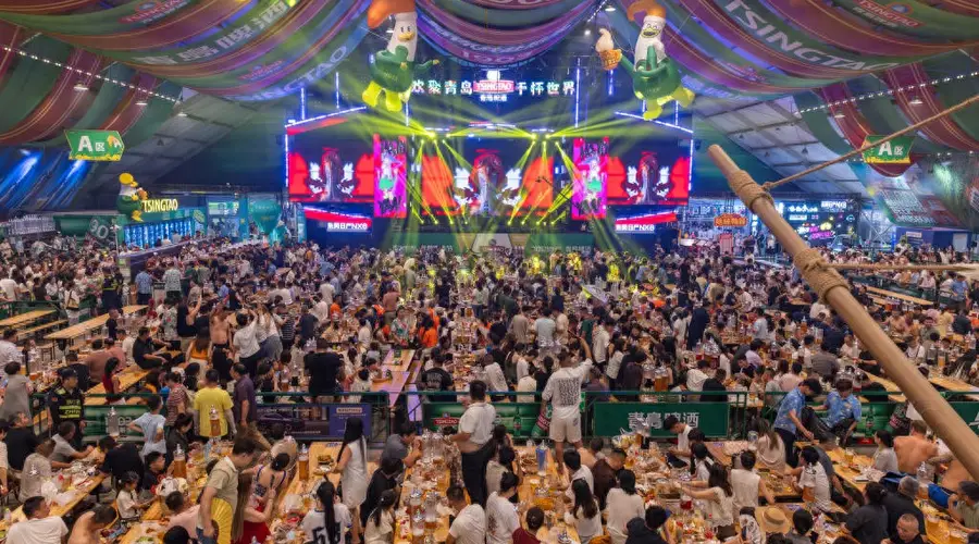 金沙滩啤酒节：激情畅饮，共享欢乐时光
