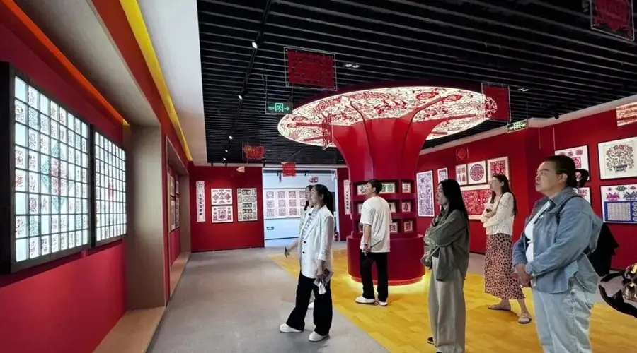 东河区：文化商业旅游融合发展显活力