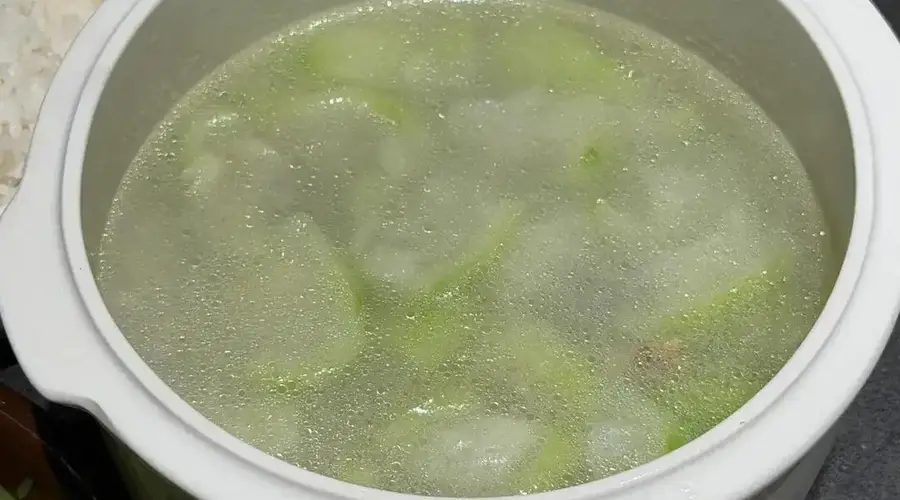 入伏后这菜正当季,1润肺2排毒3杀菌,再贵也得吃,错过太遗憾