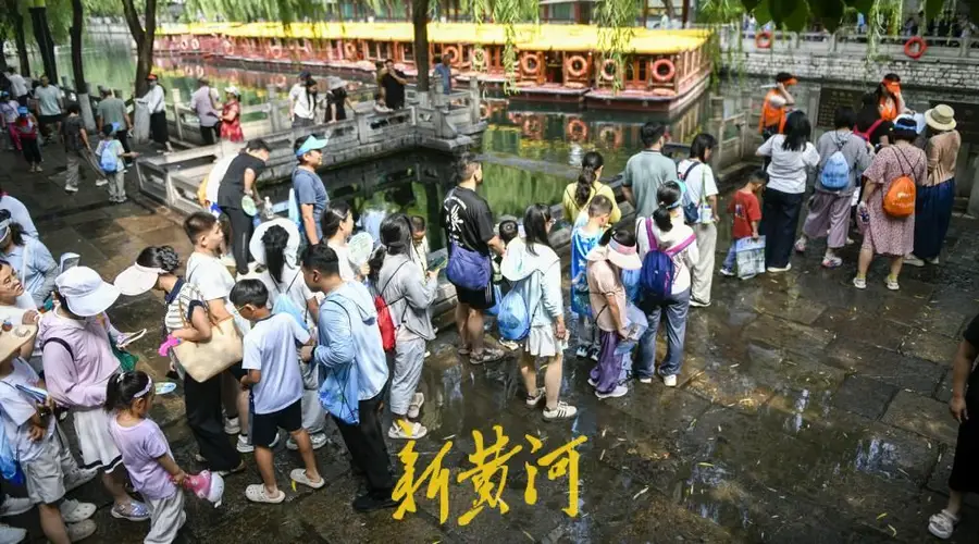 千余市民持“护照”寻访30处名泉 集章打卡感受泉水文化
