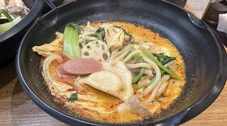 麻辣烫价格暴涨 白领午餐不敢夹肉