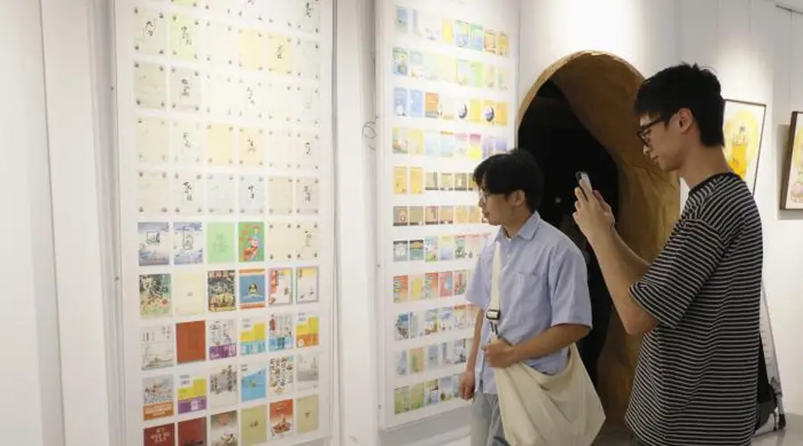 8月2日台湾青年参观杭州蔡志忠文化馆 品味中华传统文化魅力