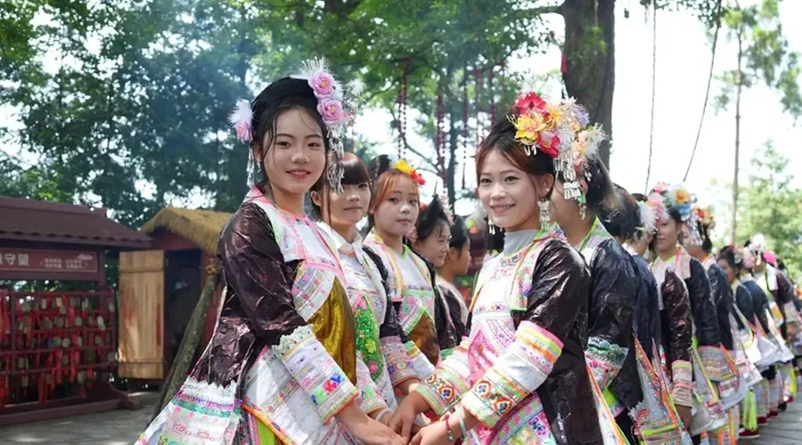 2026岜沙秋千节启幕 鸣枪迎宾民俗大戏轮番上演