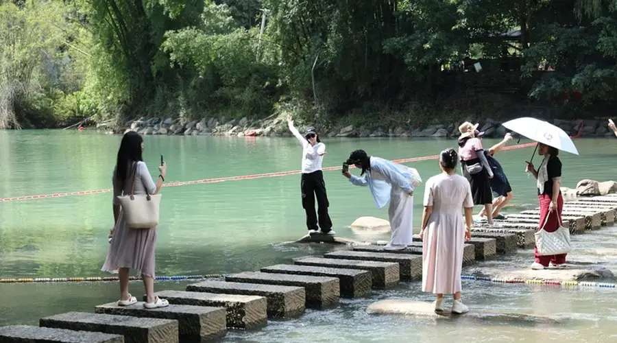 贵州罗甸暑期文旅受热捧 依托水域资源做活水文章