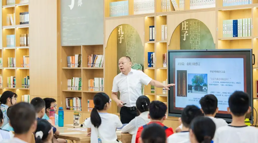 周末去哪儿?四川省图书馆经典传习活动邀你“穿越”三国、采诗草木间