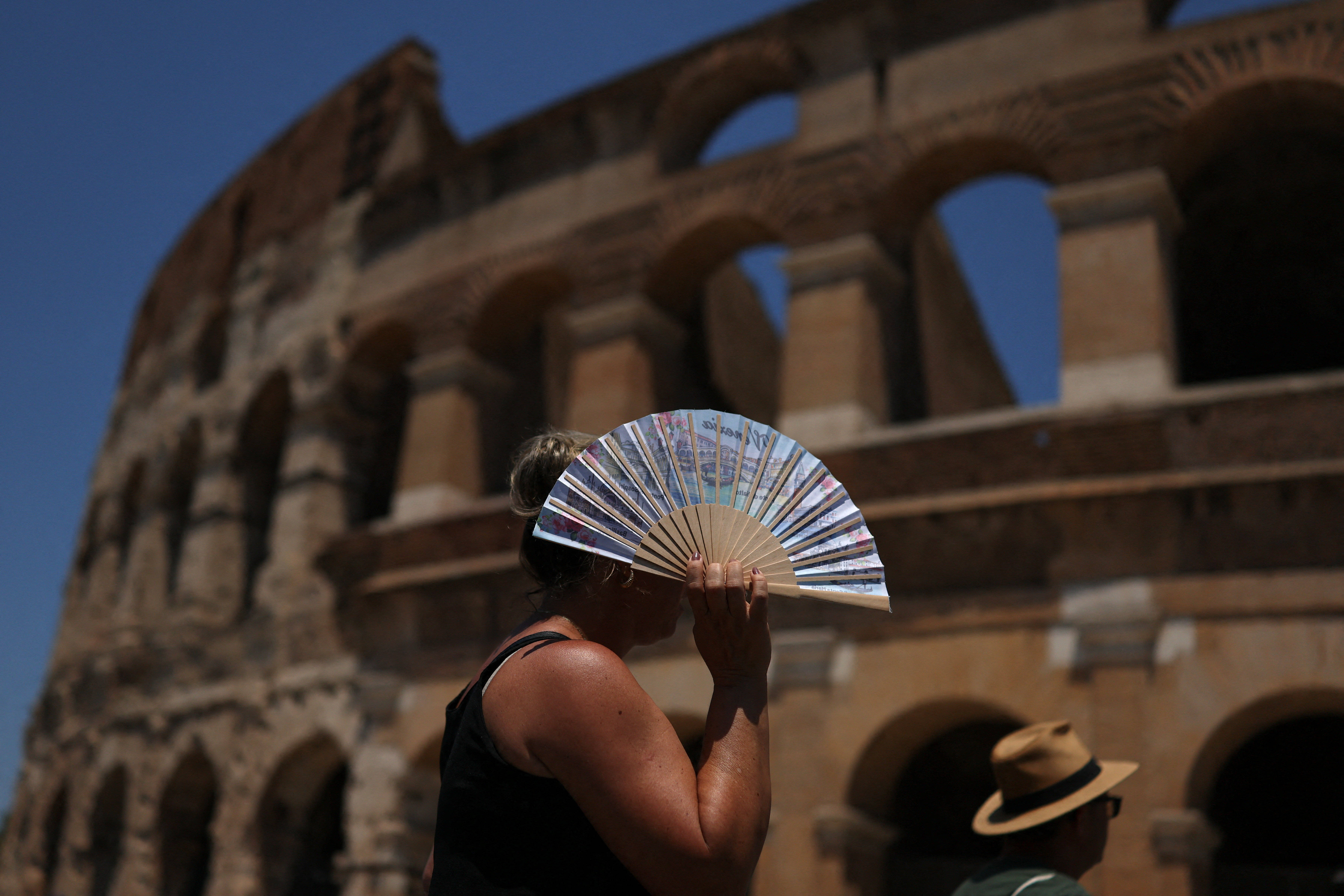 “热穹顶”笼罩欧洲：多国气温破40℃，七月还将迎新一轮高温
